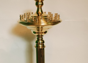 Помогите храму приобрести подсвечники