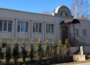 Ремонт парапета на входе в храм святителя Алексия в поселке Лахта