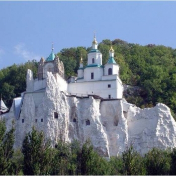 ​В Святогорский монастырь на Украине явилась Божия Матерь