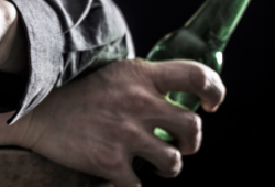 Уволен с работы за пьяный дебош