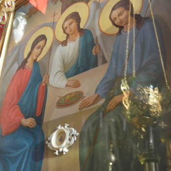 Икона Святой Троицы с частицей дуба Мамврийского
