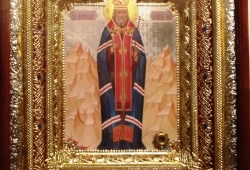 Икона святителя Луки, архиепископа Симферопольского и Крымского с мощами