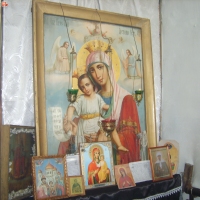 Икона Божьей Матери «Иверская», икона священномученика Харалампия и икона Божьей матери «Достойно есть»