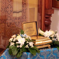 Икона и ковчег с частицей мощей святителя Филарета Московского