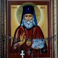 Чтимая икона свт. Луки Крымского с частицей его мощей