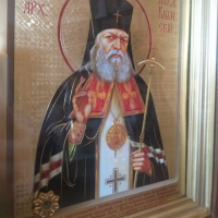 Икона Святого врача и целителя Луки, святителя Крымского