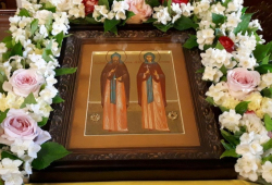 Икона святых благоверных князей Петра и Февронии Муромских (с частичками мощей)