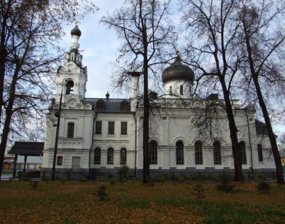 Церковь Успения Пресвятой Богородицы в Троицком-Лыково (каменная)