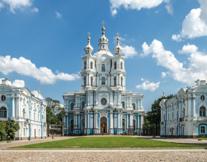 Воскресенский Смольный Собор
