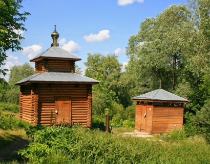 Часовня свт. Николая Чудотворца над источником с купелью