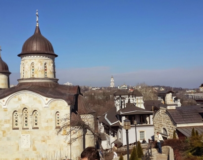 Архангело-Михайловский Зверинецкий мужской монастырь