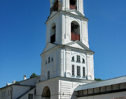 Колокольня с храмом Архангела Гавриила