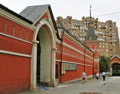 Покровский ставропигиальный женский монастырь. Храм в честь святых благоверных князя Петра и княгини Февронии с молельным домом