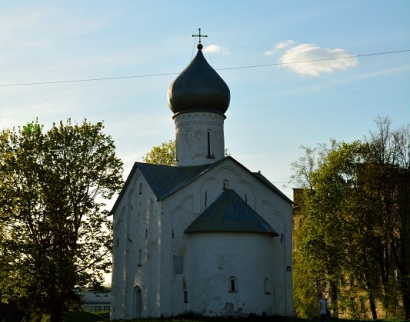 Церковь Двенадцати Апостолов на пропастех