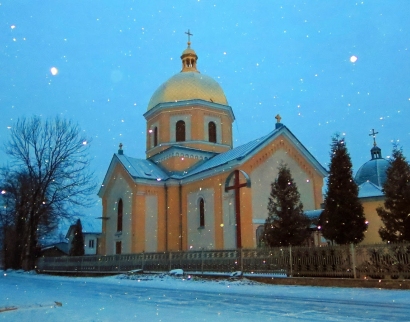 Храм Святої великомучениці Параскеви