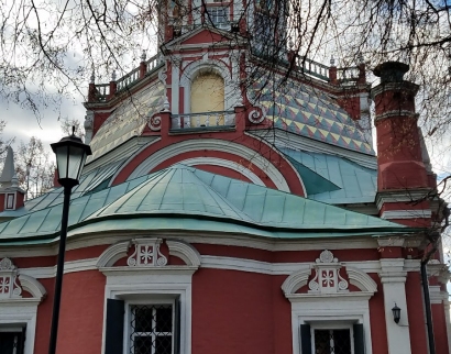 Храм Святого Мученика Иоанна Воина на Якиманке