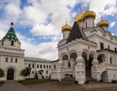 Свято-Троицкий Ипатьевский мужской монастырь города Костромы