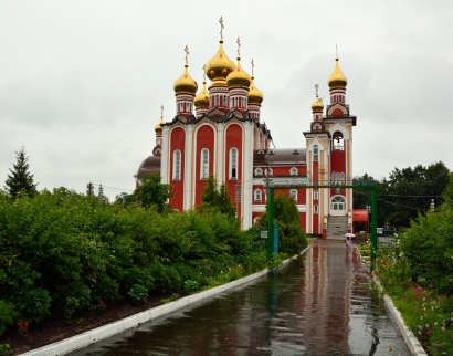 Храм Новомучеников и исповедников Российских