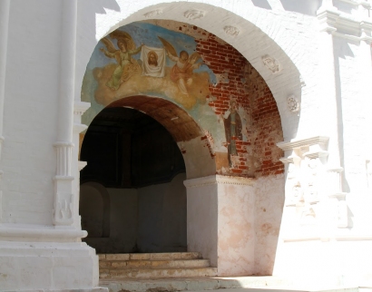 Надвратный храм Живоначальной Троицы