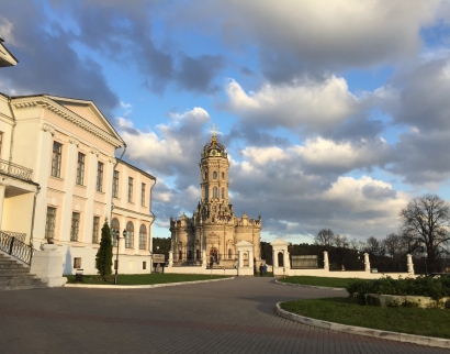 Церковь Знамения Пресвятой Богородицы в Дубровицах
