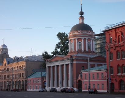 Храм Святого Апостола Иоанна Богослова Под Вязом