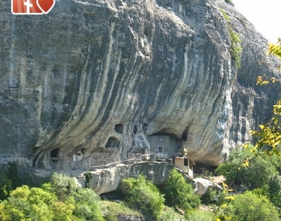 Пещерный монастырь Феодора Стратилата в Крыму