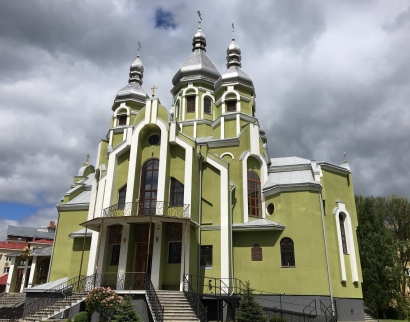 Церква Успення Пресвятої Богородиці з нижнім храмом святого Андрія Первозванного УАПЦ