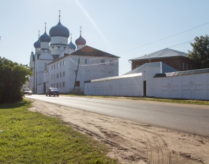 Богоявленский монастырь