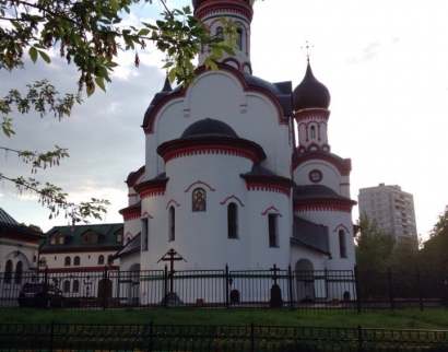 Храм Живоначальной Троицы в Старых Черемушках