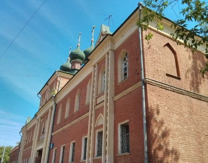 Воздвиженская надвратная церковь