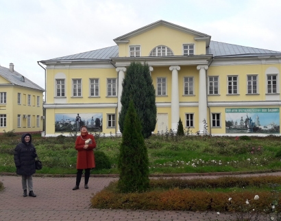 Храм Живоначальной Троицы Патриаршее Подворье в Усадьбе Свибло