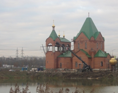 Храм всех святых в земле Российской просиявших