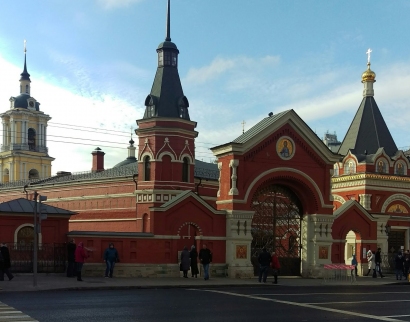 Покровский ставропигиальный женский монастырь. Храм в честь святых благоверных князя Петра и княгини Февронии с молельным домом