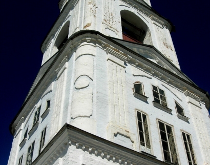 Колокольня с храмом Архангела Гавриила