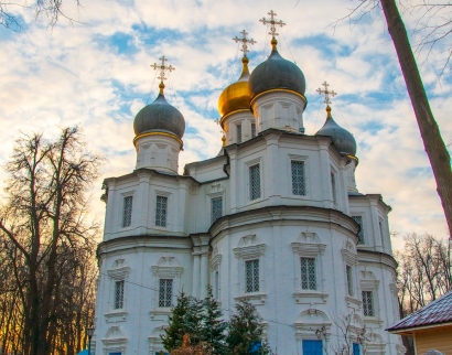 Храм Казанской Иконы Божией Матери в Узком