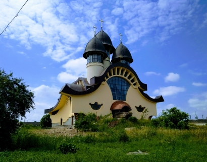 Церква св. Володимира та Ольги