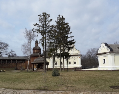 Дерев'яна Воскресенська церква