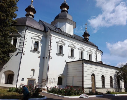 Братський монастир. Трапезна з церквою св. Духа