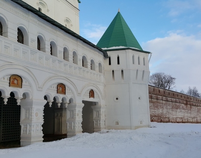 Надвратный храм прп. Сергия, игумена Радонежского, игумена земли Русской, всея Руси чудотворца