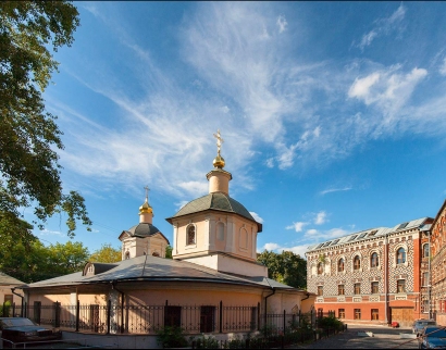 Храм Преподобного Сергия Радонежского в Крапивниках