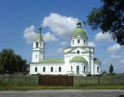 Трьохсвятительська церква