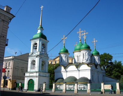 Храм Троицы Живоначальной в Листах