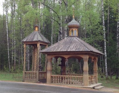 Храм во имя Сошествия Святого Духа на Ближней Пустыньке Преп. Серафима Саровского