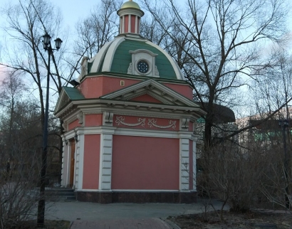 Часовня св.блгв.кн. Александра Невского и мч. Иоанна Воина в Екатерининском парке