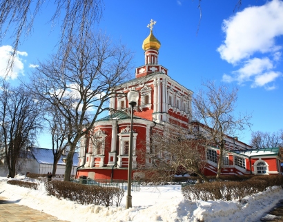 Церковь Успения Пресвятой Богородицы в Новодевичьем Монастыре