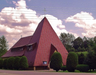 Kościół p.w. Matki Boskiej Częstochowskiej w Chojniku