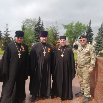 ​ВОЗЛОЖЕНИЕ ЦВЕТОВ К «ВЕЧНОМУ ОГНЮ»