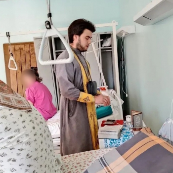 ​СОЦИАЛЬНОЕ СЛУЖЕНИЕ: В ГОРОДСКОЙ БОЛЬНИЦЕ СОВЕРШЕНЫ ТАИНСТВА ИСПОВЕДИ И ПРИЧАСТИЯ
