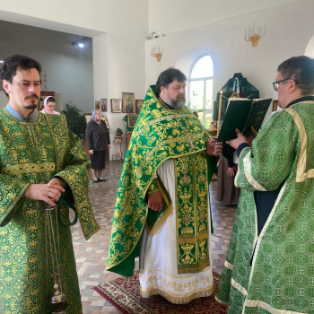 ​БОЖЕСТВЕННАЯ ЛИТУРГИЯ В ДЕНЬ ОТДАНИЯ ПРАЗДНИКА ПЯТИДЕСЯТНИЦЫ, ПАМЯТИ БЛАЖЕННОЙ КСЕНИИ ПЕТЕРБУРГСКОЙ.