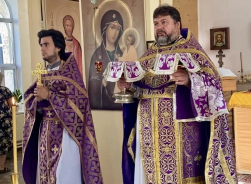 ​БОЖЕСТВЕННАЯ ЛИТУРГИЯ В ПРАЗДНИК ПРОИСХОЖДЕНИЯ (ИЗНЕСЕНИЯ) ЧЕСТНЫХ ДРЕВ ЖИВОТВОРЯЩЕГО КРЕСТА ГОСПОДНЯ